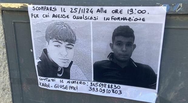 Karol e Giuseppe scomparsi a 15 e 17 anni da 10 giorni, l'appello disperato dei genitori: «Siamo disperati, dateci un segnale»