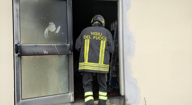 Bologna, incendio in una palazzina a Minerbio: c'è un morto