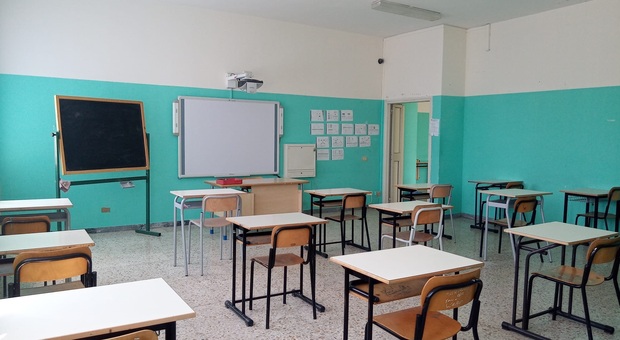 Salerno, scuola: mancano ancora 35mila banchi monoposto
