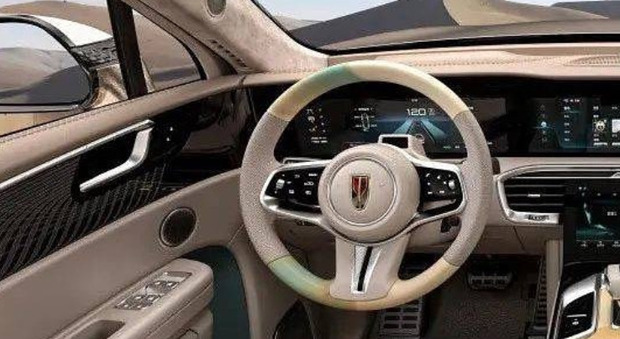 Cina, Faw testa 100 auto intelligenti Hongqi: campione dimostrativo nella città di Changchun