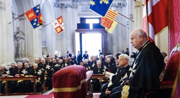 L'Ordine di Malta mette al bando tutte le messe in latino, uno schiaffo al Papa emerito
