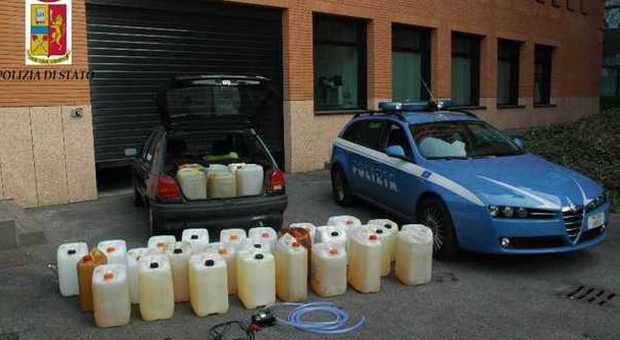 Ruba 8mila litri di gasolio dall'azienda per rivenderlo a un euro al litro: moldavo arrestato