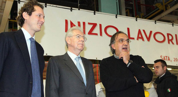 Da sinistra, John Elkann, Mario Monti e Sergio Marchionne danno il via ai lavori nello stabilimento di Melfi