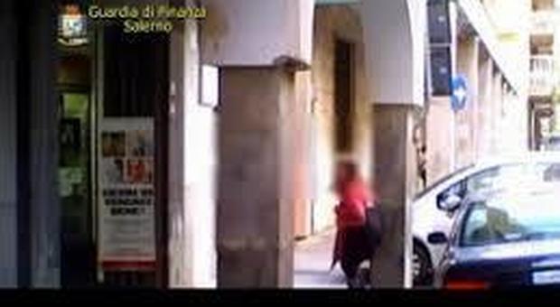 Salerno, falsa cieca percepiva 700 euro al mese da sette anni
