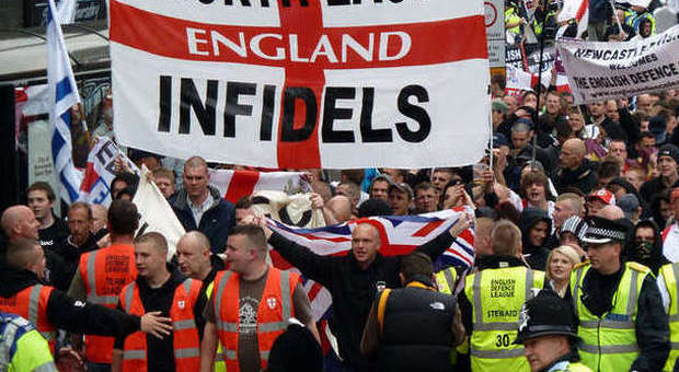 Scozia-Inghilterra nel segno dell'odio: gli hooligans sul web promettono scontri