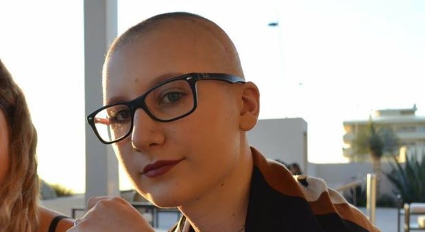 Martina, 19 anni, muore poco prima della maturità: le compagne sostengono per lei l'esame con la sua tesi