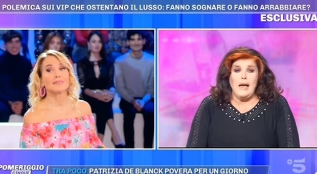 Barbara D'Urso, Patrizia De Blanck in diretta: «Non sento un cavolo». Gelo a Pomeriggio 5