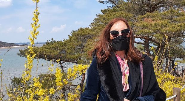 Alessandra Frazzini L'Abruzzo a Seul, la prof di Chieti: i coreani amano cibo e canto lirico
