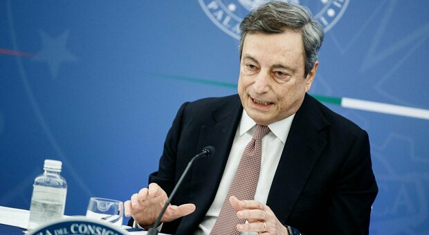 Bollette e Superbonus, il Cdm dà il via libera all'unanimità ai Dl. Draghi: «In campo quasi 8 miliardi»