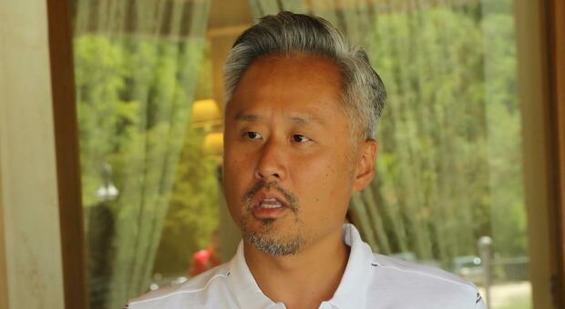 «Rispetterò gli impegni presi». Il patron dell'Ancona Tiong si fa vivo da Hong Kong dopo un lungo silenzio: ma ora servono i fatti