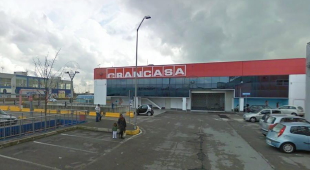I magazzini Grancasa chiudono: 16 licenziamenti. I sindacati: «Fulmine a ciel sereno»