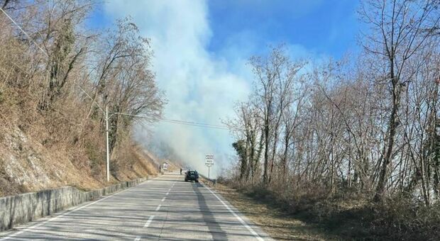 Incendio in Piancavallo, ancora fiamme il bosco