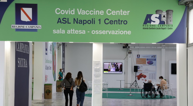 Covid Campania, altri 303 positivi: nessun morto, cala indice contagio