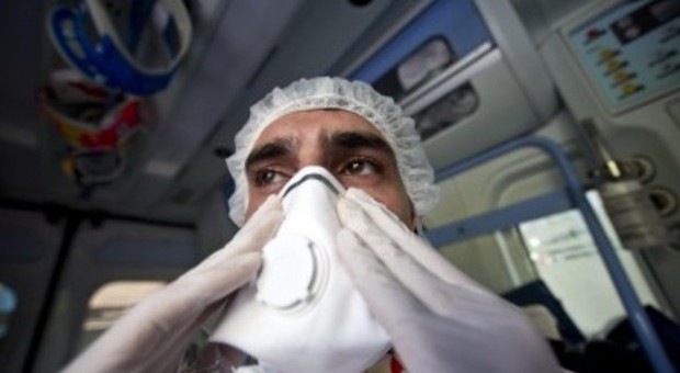 Ebola, altro infermiere contagiato in Texas. L'allarme di Obama: "La situazione è seria"