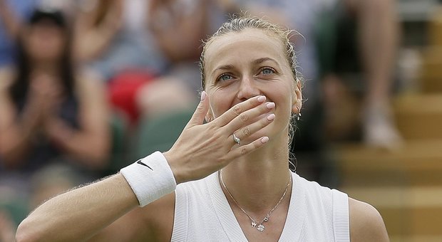 Kvitova agli ottavi di finale di Wimbledon: sconfitta Linette in due set
