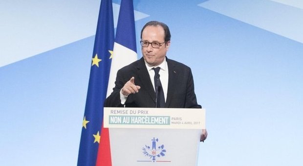 Siria, il presidente francese Hollande chiede sanzioni contro il regime Assad
