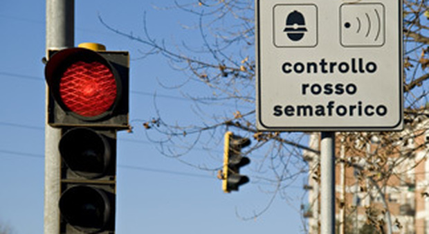 T-Red a sorpresa ai semafori: 14 nuove postazioni "segrete"