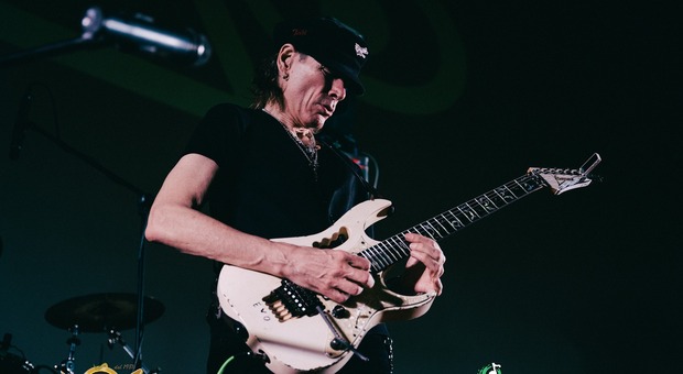 Il chitarrista Steve Vai