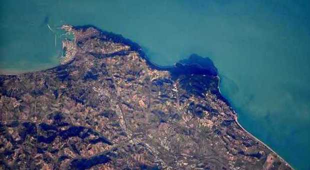 Il saluto di AstroSamantha dallo spazio: "Hello Ancona"