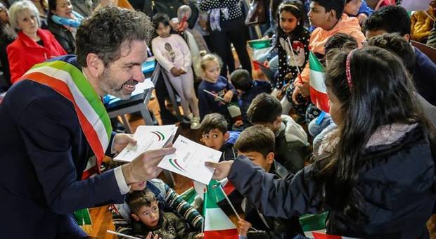 Lecce, i bimbi non sono più stranieri: da oggi “cittadini italiani”