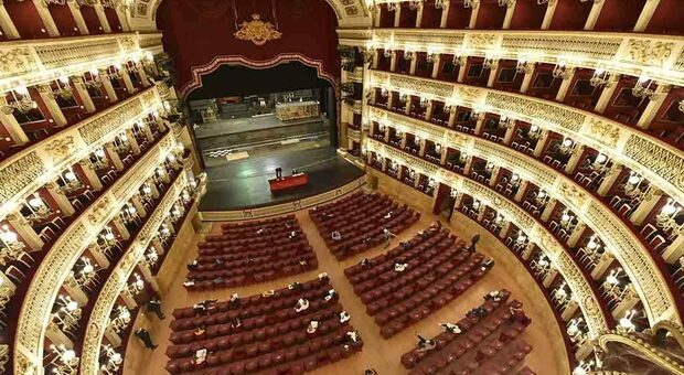 Teatro San Carlo di Napoli, lo streaming battuto dalla vecchia tv