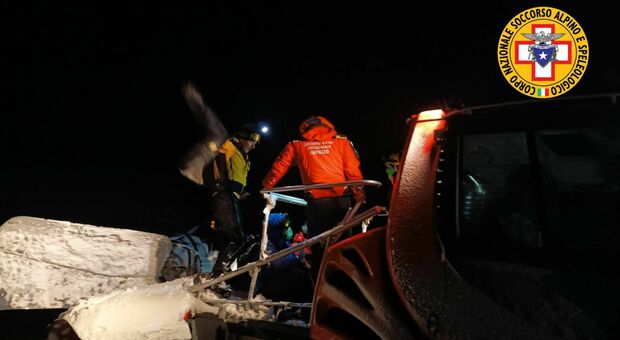 Vanno a sciare in montagna e si perdono: salvati dai soccorritori, saranno multati