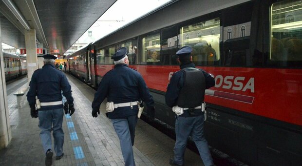 Cammina sui binari, 46enne travolto e ucciso dal treno Frecciarossa