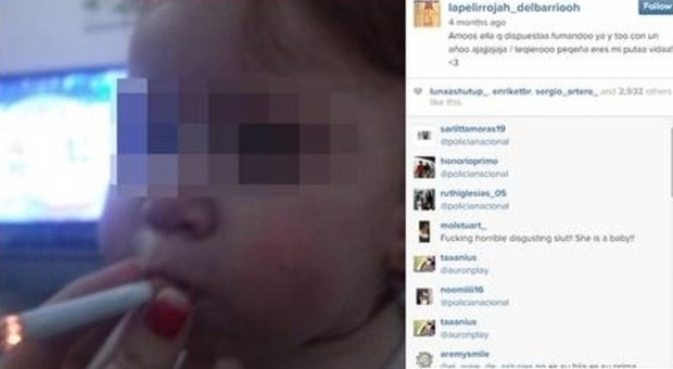 Fa fumare una sigaretta al figlioletto di un anno: giovane mamma bersagliata su Instagram