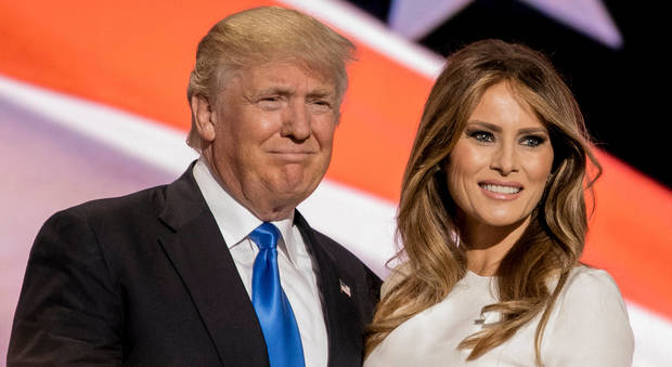 Melania Trump, da modella appariscente a First Lady in bianco: tutti i look