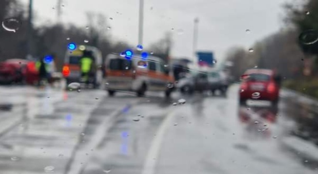 Ennesimo incidente sulla Superstrada Cassino-Sora, tre feriti