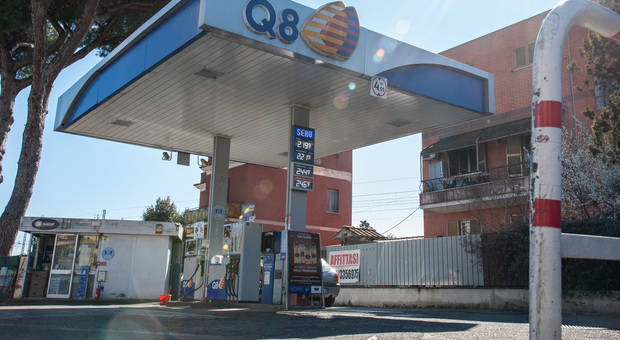 Carburanti, ancora aumenti: il gasolio supera la benzina
