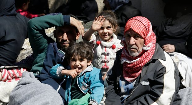 Siria, i turchi pronti a entrare ad Afrin. Strage di civili