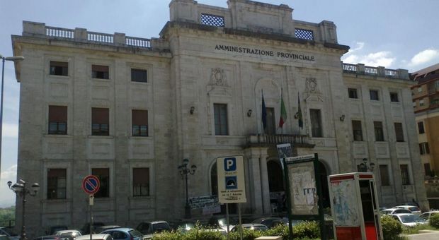 Il palazzo dell'Amministrazione provinciale a Frosinone