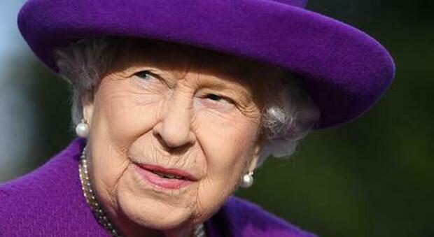 Regina Elisabetta, trovato oggetto sospetto nella sua residenza di Edinburgo: arrestato un uomo