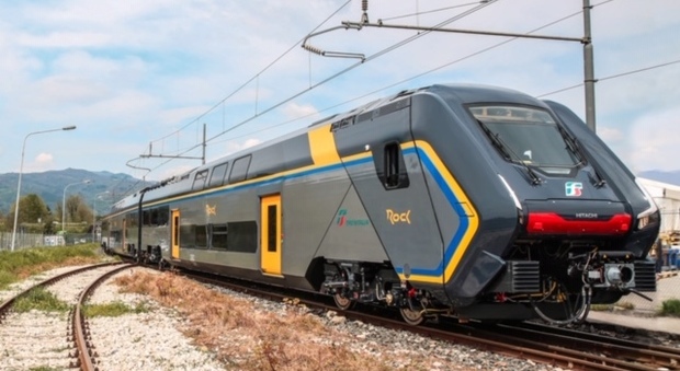 De Luca alla rivoluzione dei trasporti: «Chiuso accordo da 3,6 miliardi con le Ferrovie per 40 treni nuovi»