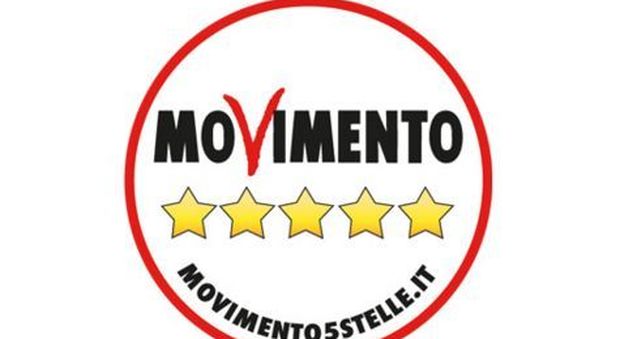 M5S, via il nome di Beppe Grillo dal simbolo del movimento