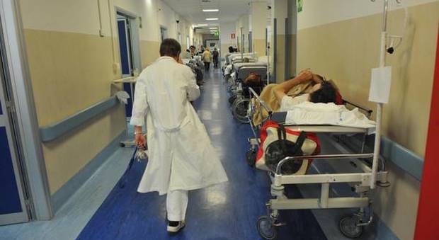 Londra, beve troppa acqua: donna ricoverata in ospedale