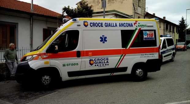 Ancona, donna trovata morta in casa con una ferita alla testa. Ordinata l'ispezione del cadavere