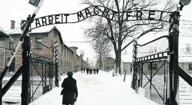 Quando «'O sole mio» spuntò ad Auschwitz