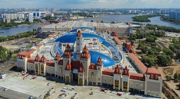 Mosca, apre la Disneyland del Cremlino: il più grande parco divertimenti "al chiuso" del mondo