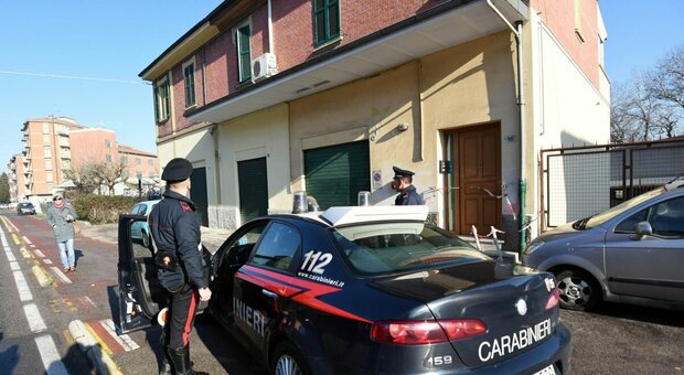 Bologna choc, bimbo di un anno ingerisce cocaina e viene ricoverato: arrestati i genitori spacciatori e i nonni