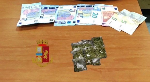 Spaccio di marijuana nei giardinetti di Bagnoli: arrestato 20enne