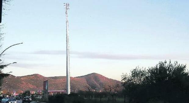 Caserta, antenna in via La Pira: il Comune dice «No»