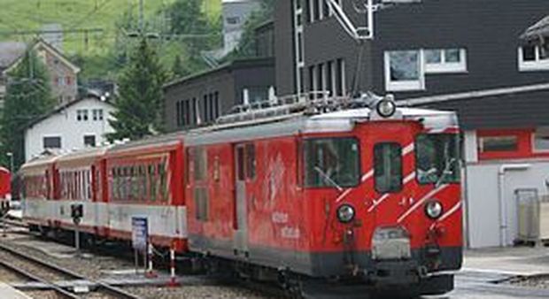 Svizzera, scontro tra treni: 30 passeggeri feriti, quattro sono gravi