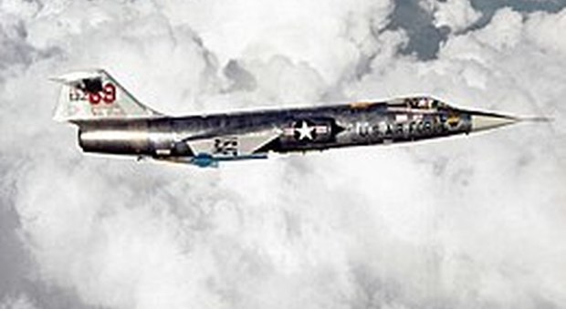 30 maggio 2004 A Pratica di Mare l'addio all'F-104, il caccia militare detto Starfighter