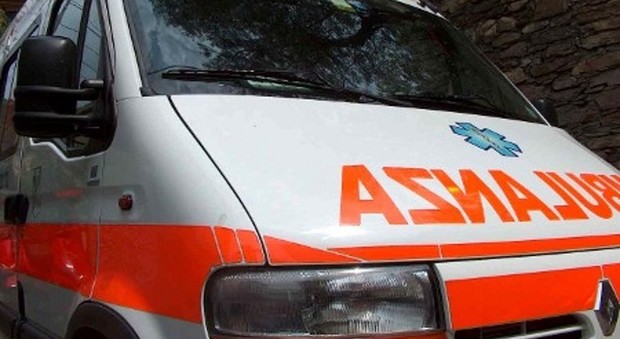 Angri. Incidente in via Casalanario, cinque persone in ospedale