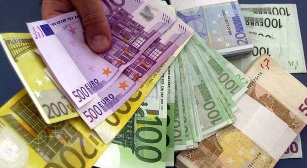 Impiegata infedele si è appropriata di 8 mila euro: smascherata e denunciata