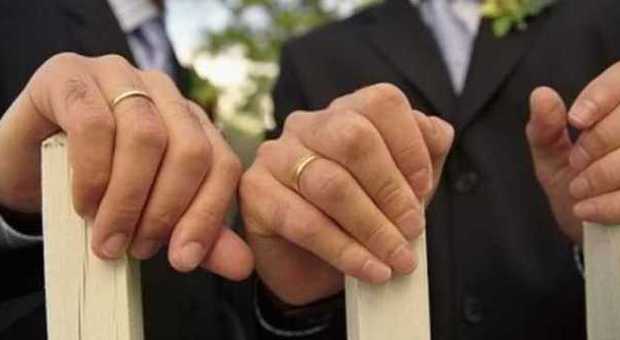 Matrimonio gay, commissario annulla l'atto trascritto a Pordenone