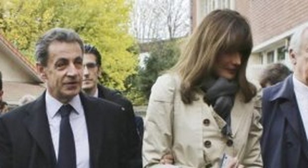 Francia, boom di Fillon alle primarie della destra: fuori Sarkozy