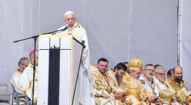 Il Papa: «La politica abbandoni l’odio, pregate per l’Ue»